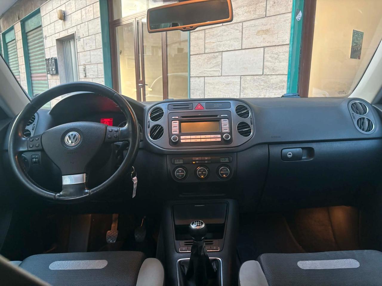 Volkswagen Tiguan 2.0 16V TDI DPF Sport & Style (18°)