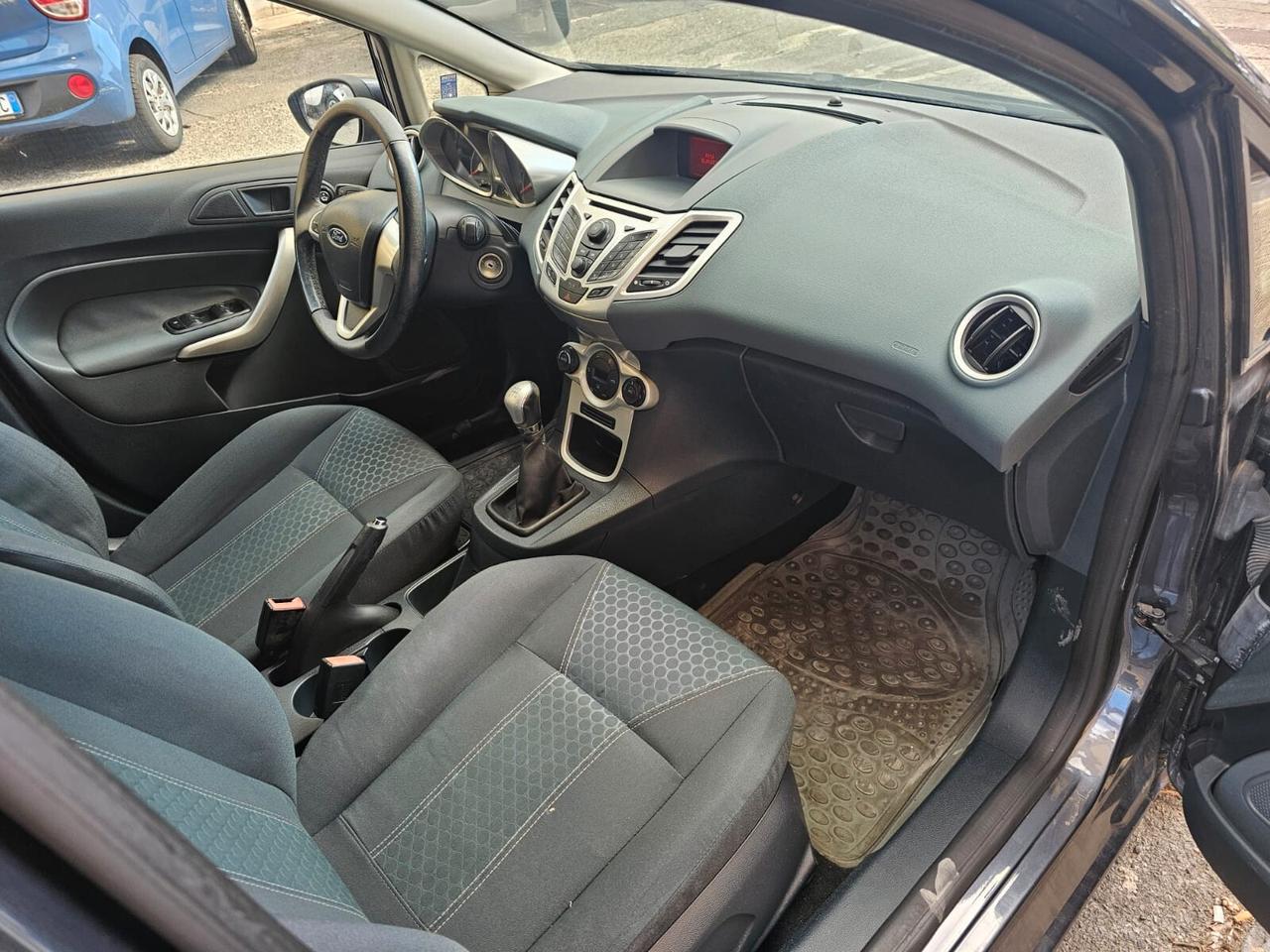 Ford Fiesta 1.4 TDCi 5p. Titanium