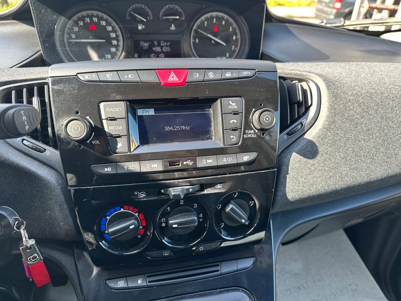 Lancia Ypsilon 1.2 69 CV 5 porte GPL Ecochic Elefantino Blu