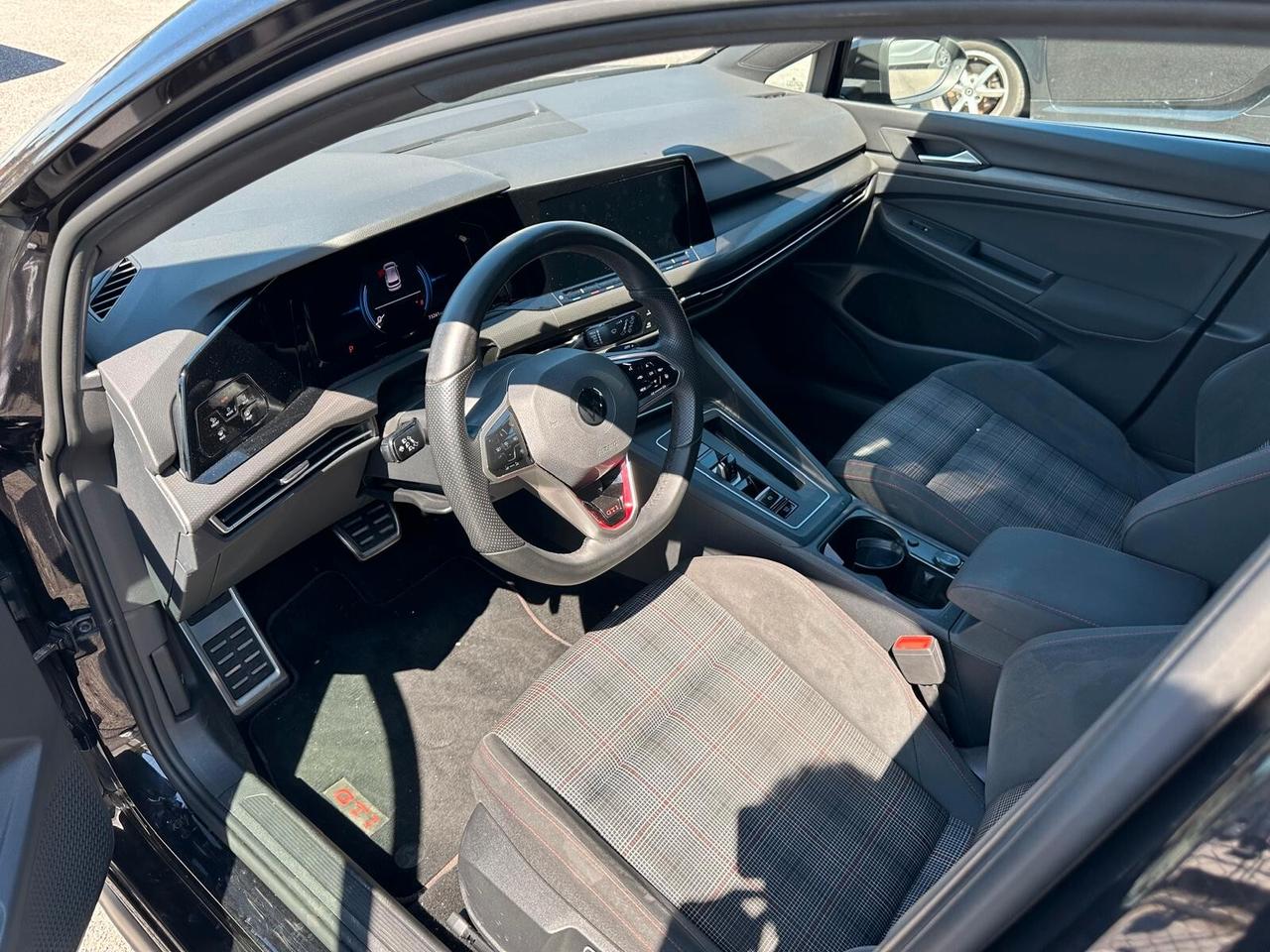 Volkswagen Golf GTI 2.0 TSI DSG