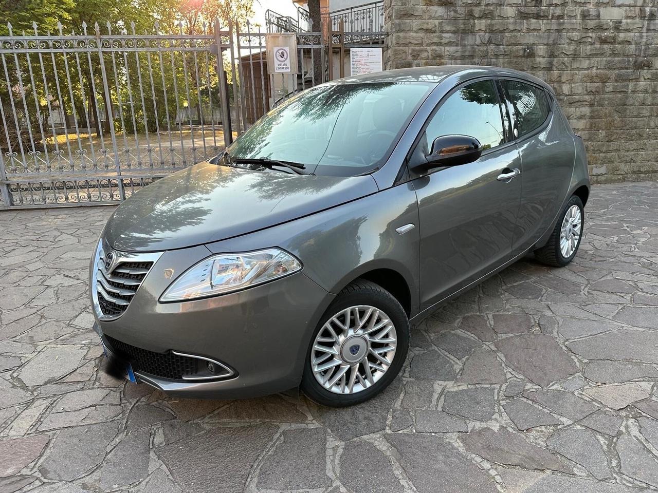 Lancia Ypsilon 1.2 69 CV 5 porte GPL Ecochic Gold NEOPATENTATI