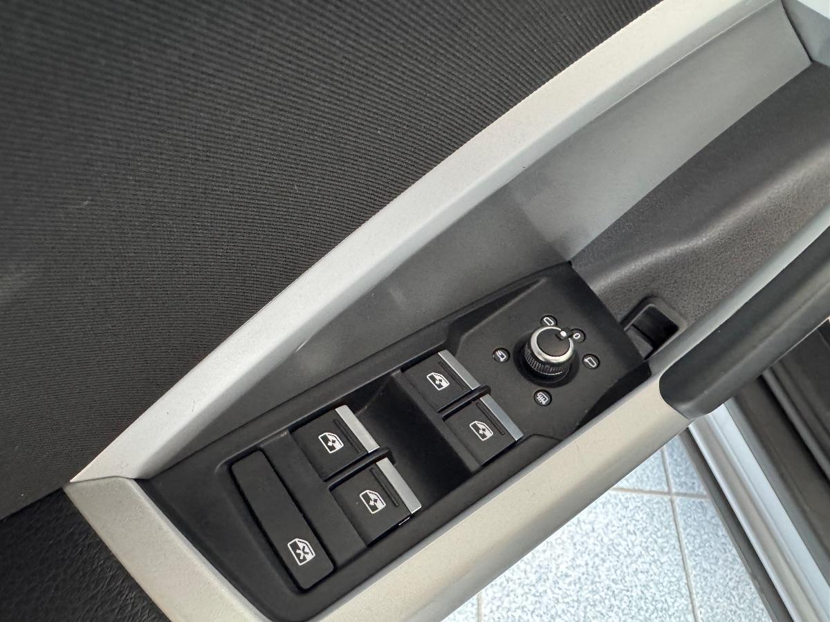 AUDI Q3 35TDI S tronic Business UNICO PROP/ MATRIX