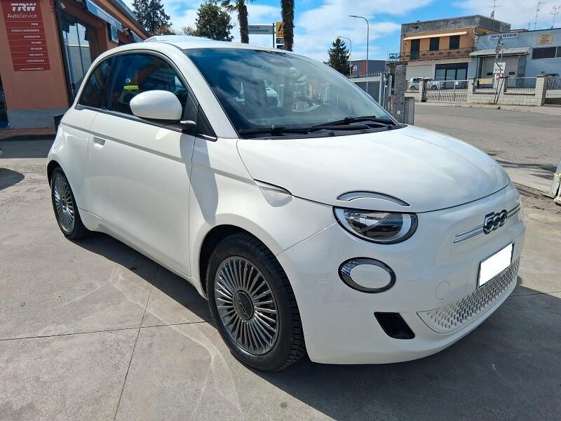 Fiat 500 500e Berlina 42 kWh Icon (575)