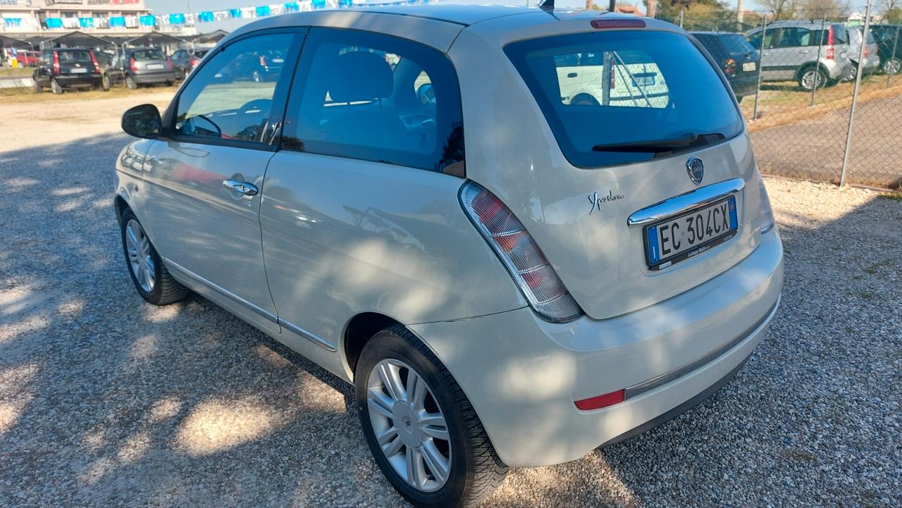 Lancia Ypsilon 1.2 Platino