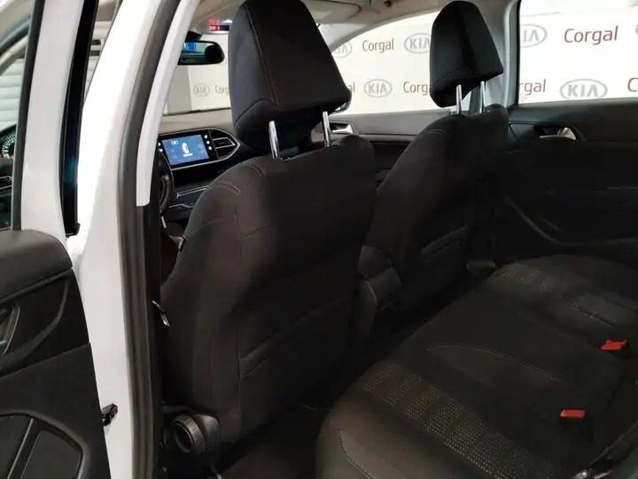 Peugeot 208 PureTech 82 5 porte Allure ok neo patentati