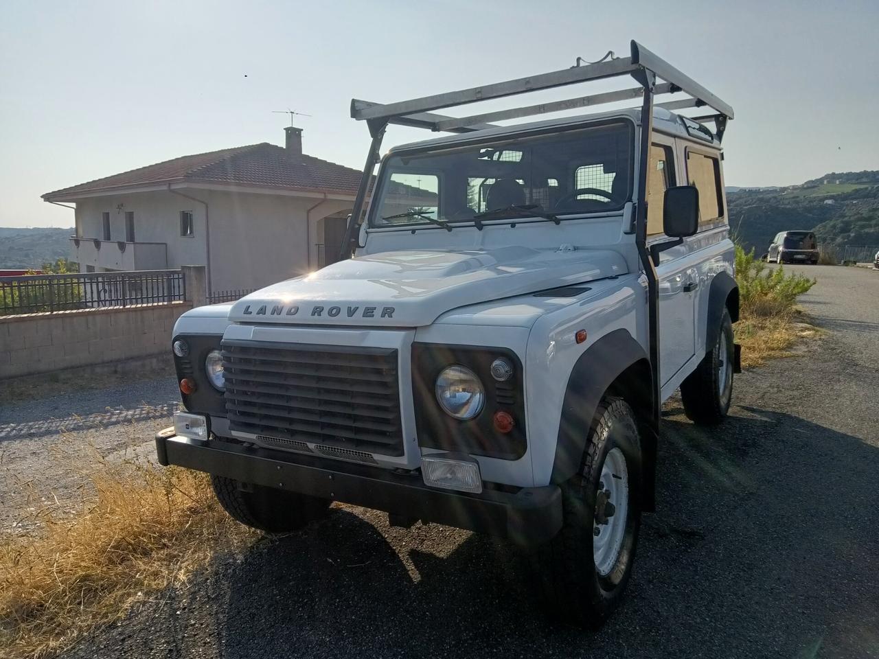 Land Rover Defender 90 2.2 TD4 Station Wagon E N1