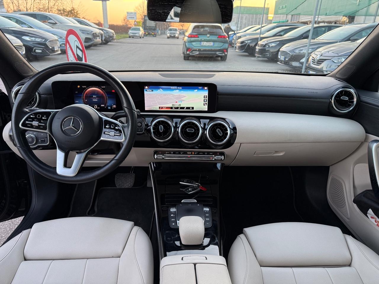 Mercedes CLA 220 Berlina Automatic Sport Tetto Apribile Pelle Full