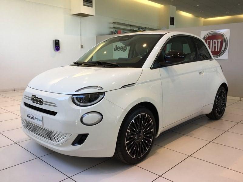 FIAT 500 Hybrid Hybrid Icon MY26 PACK STYLE
