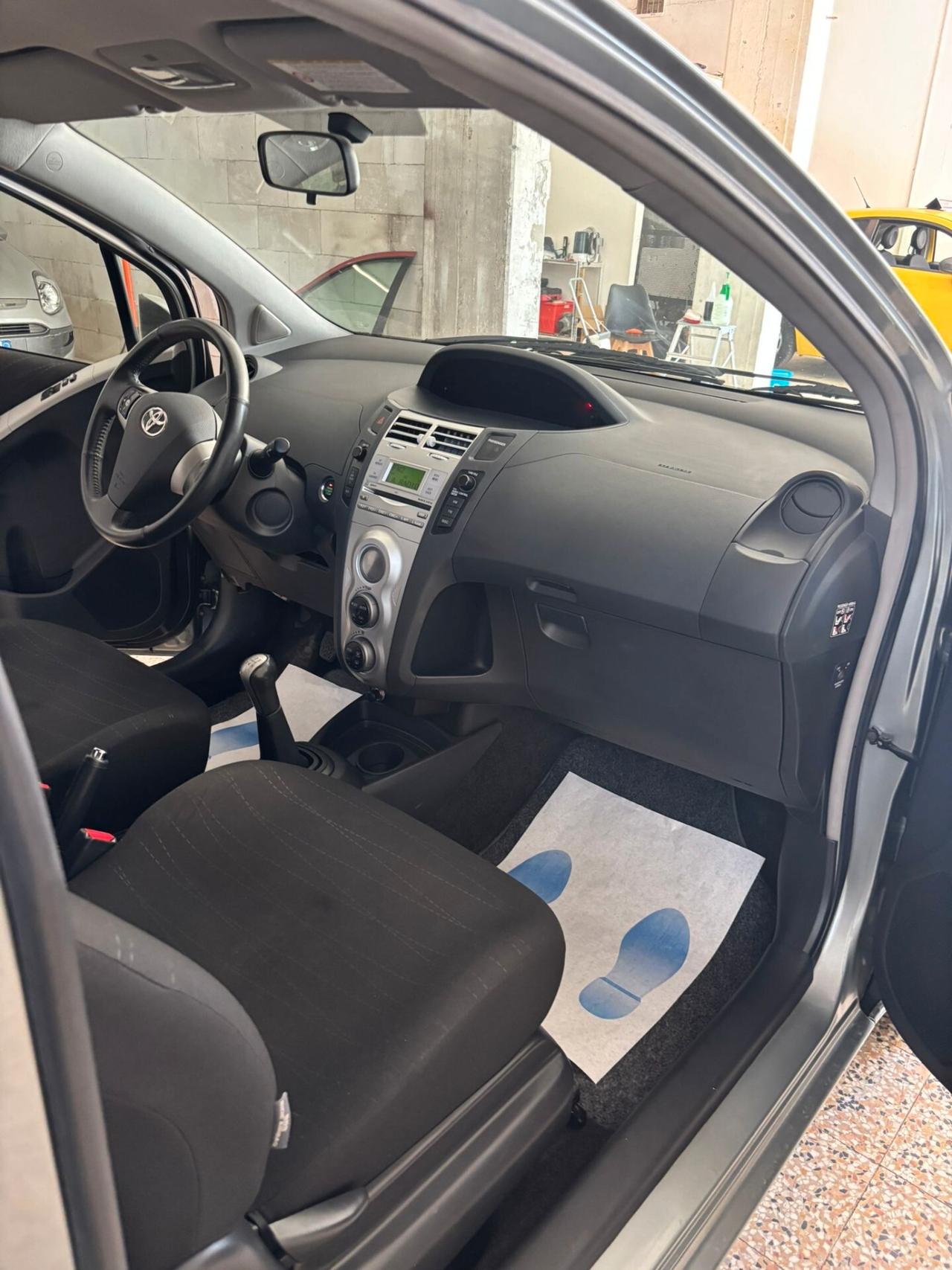 Toyota Yaris 1.0 3 porte