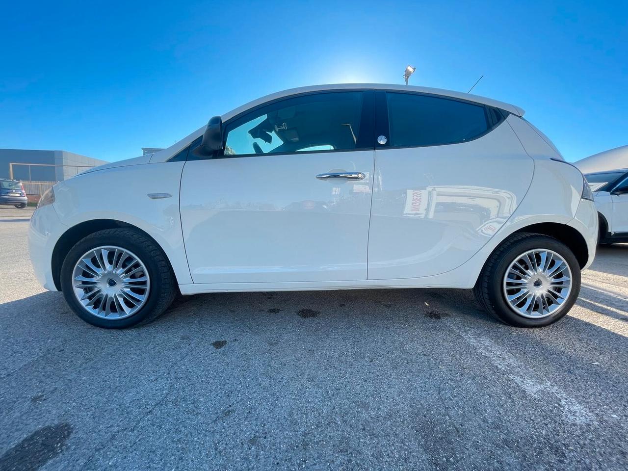 Lancia Ypsilon 1.2 69 CV 5 porte GPL Ecochic Gold