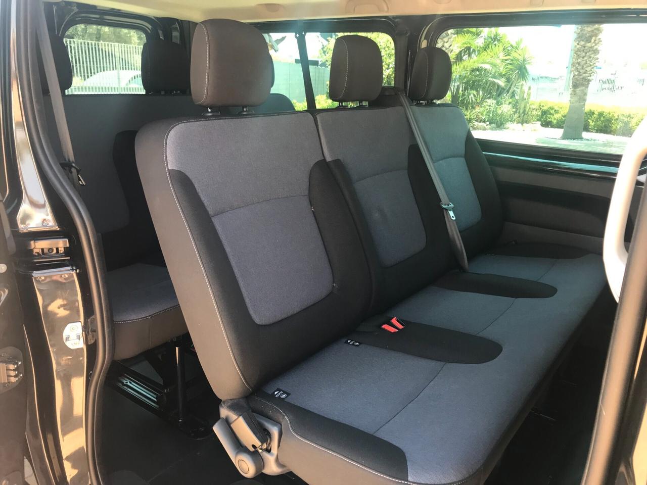 Opel Vivaro 9POSTI BiTurbo PASSO LUNGO FULL OPT