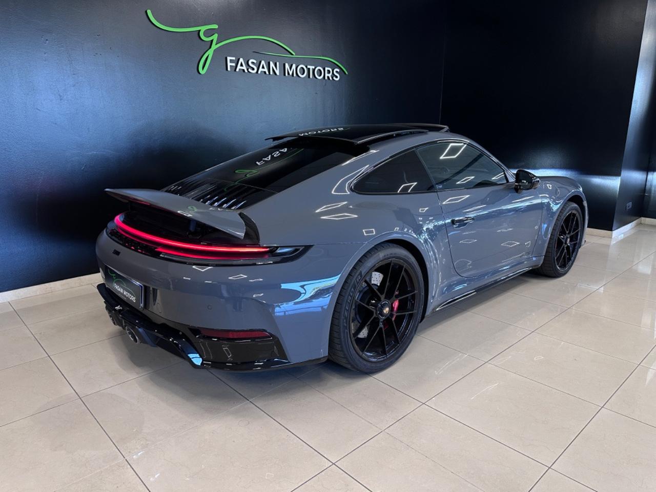 Porsche 911 Coupe 3.6 Carrera 4 GTS auto