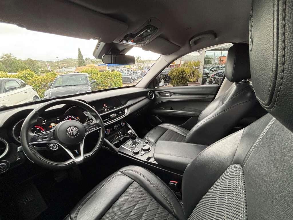 Alfa Romeo Stelvio 2.2 Turbodiesel 150 CV AT8 RWD Business 2018 / KM 149.000 Tua a solo 199 Euro al mese