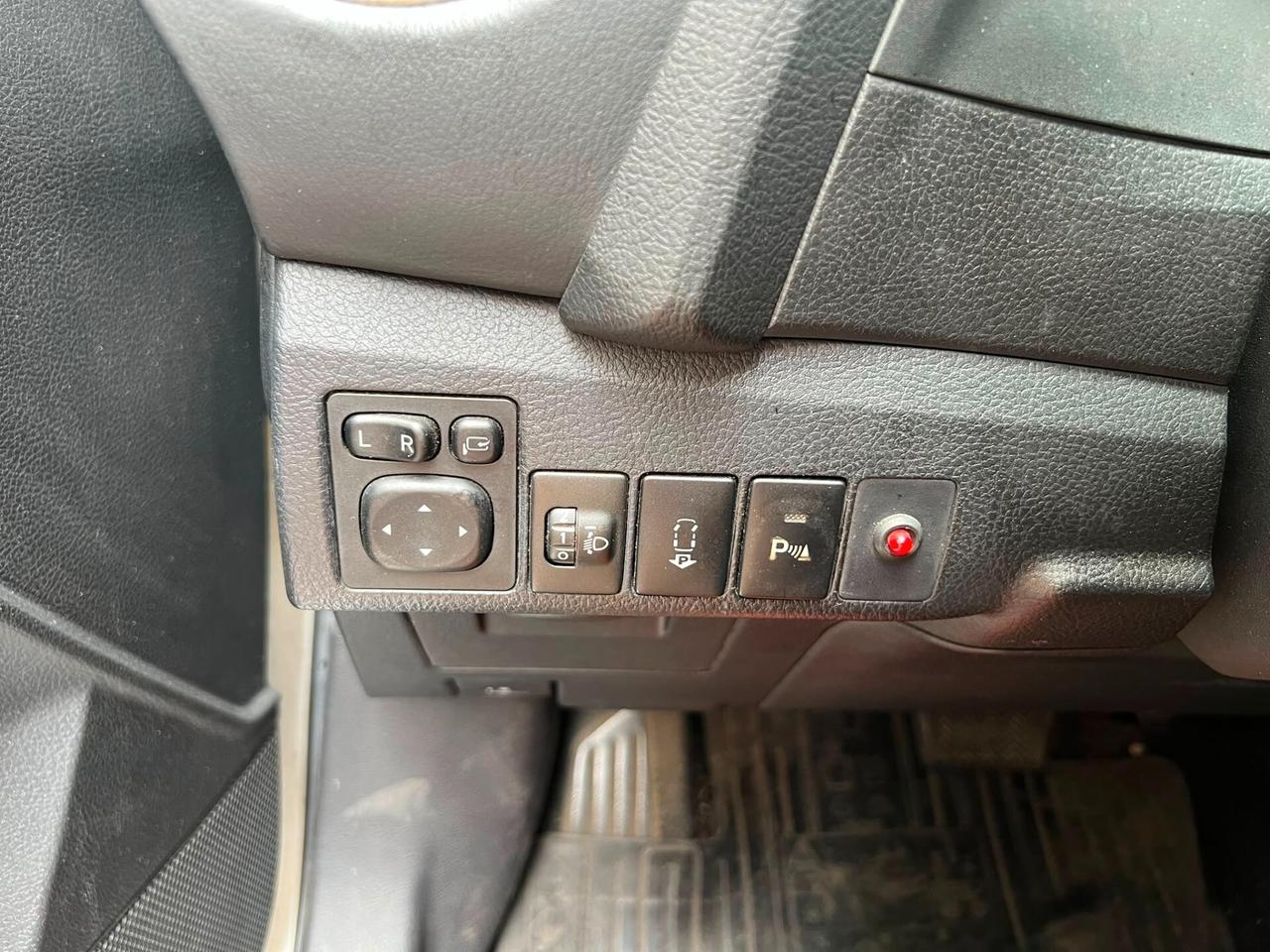 Toyota Auris TS 1.8 Hybrid Lounge - BATTERIE SOSTITUITE