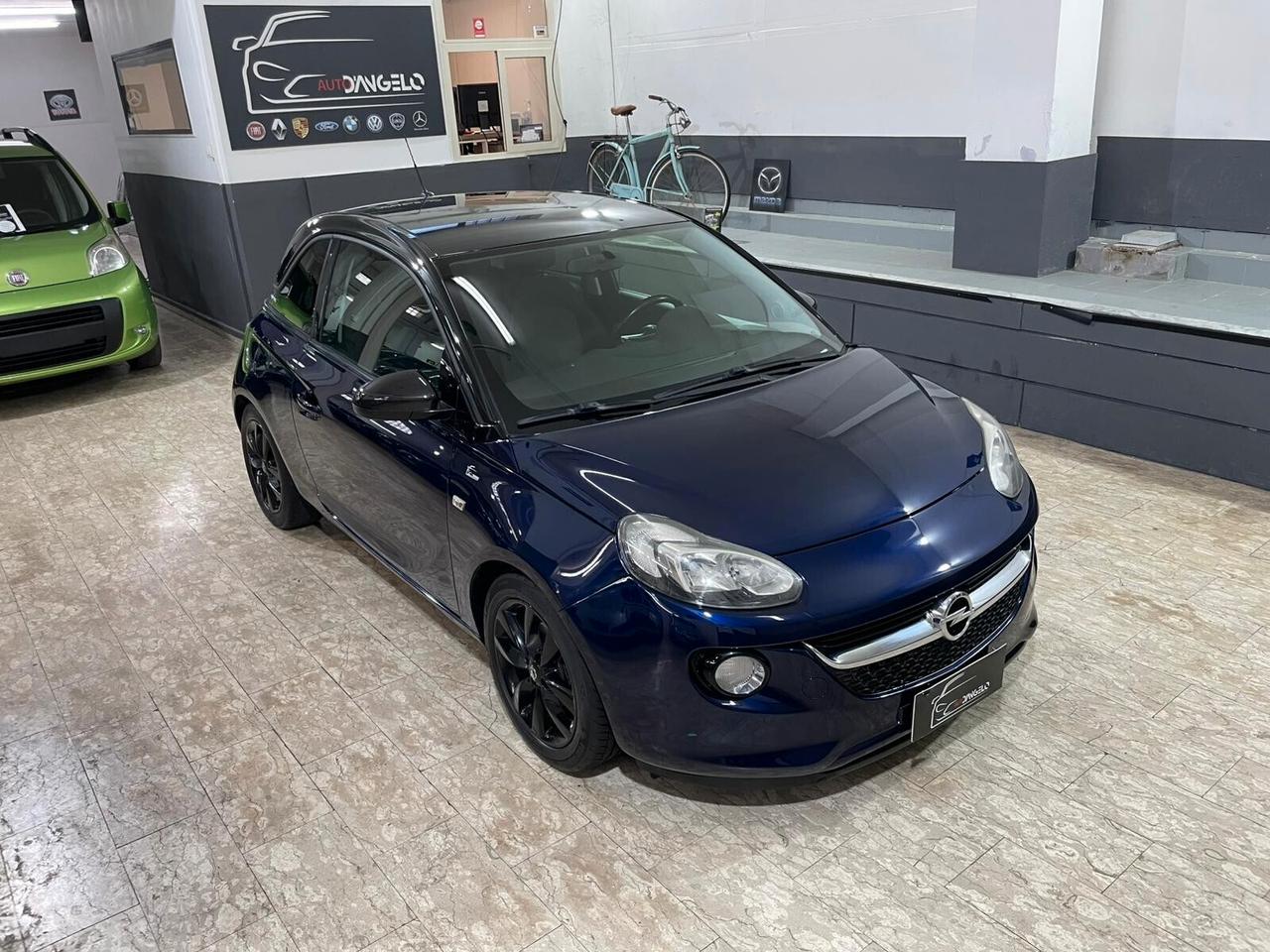 Opel Adam 1.2 70 CV White/Black Link GPL