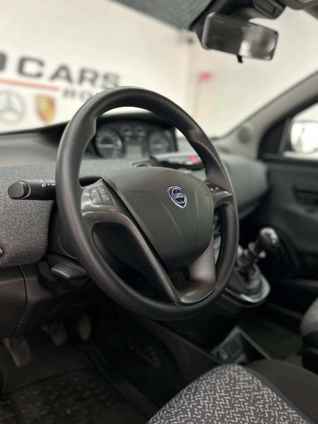 Lancia Ypsilon 1.0 FireFly 5 porte S&S Hybrid Silver Plus
