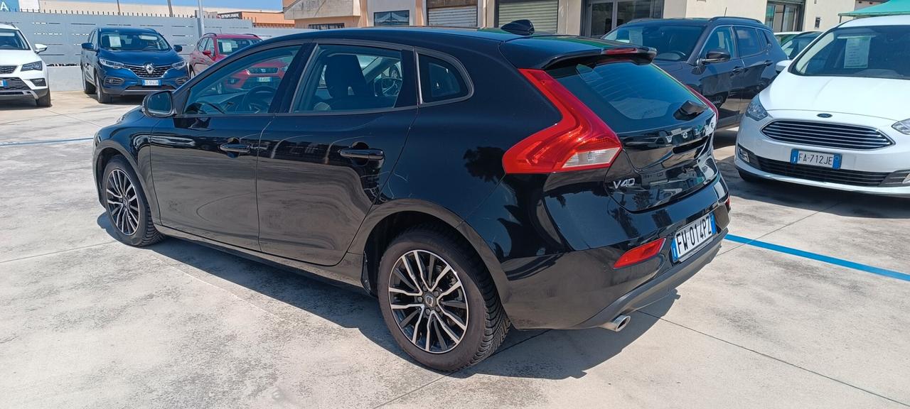 Volvo V40 D2 Geartronic Business Plus