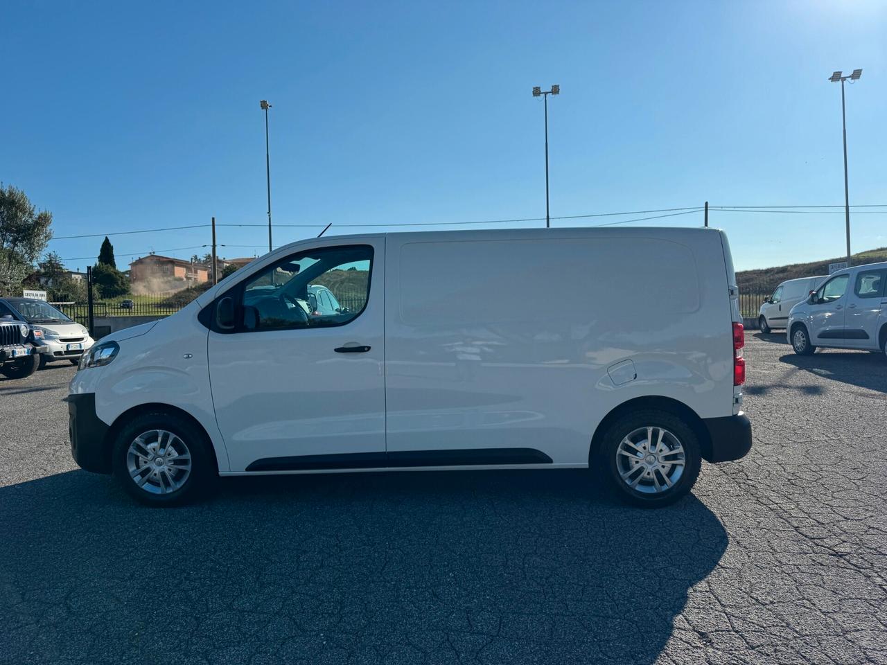 Vivaro 1.5 Diesel 120CV S&S PL-TN M Furgone Essentia