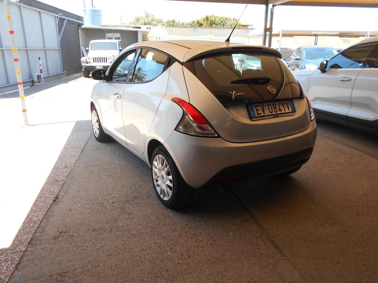 Lancia Ypsilon 1.2 69 CV 5 porte S&S Platinum