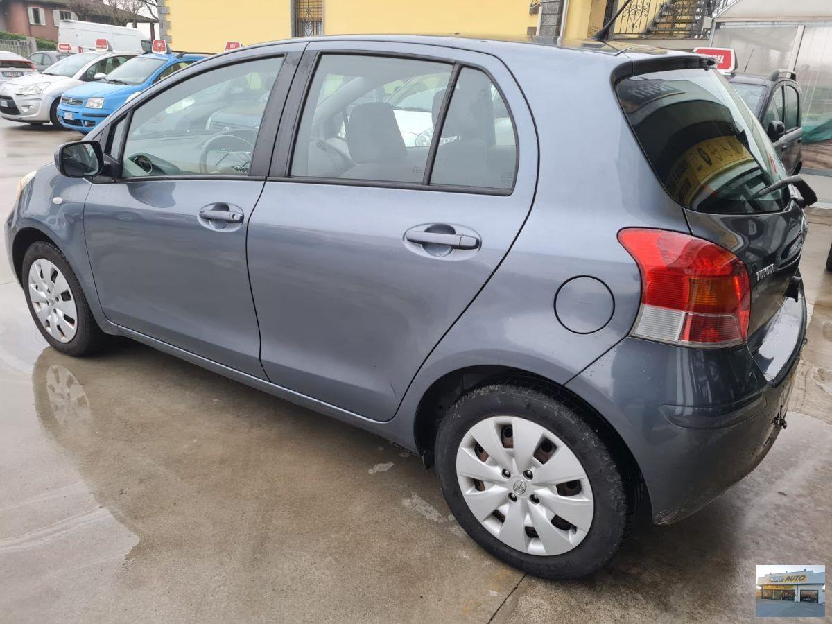 TOYOTA Yaris 1.3 BENZINA-94.000 KM.