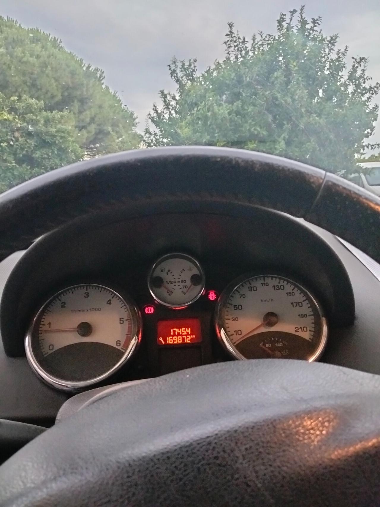 Peugeot 207 1.6 HDi 110CV 3p. XSI
