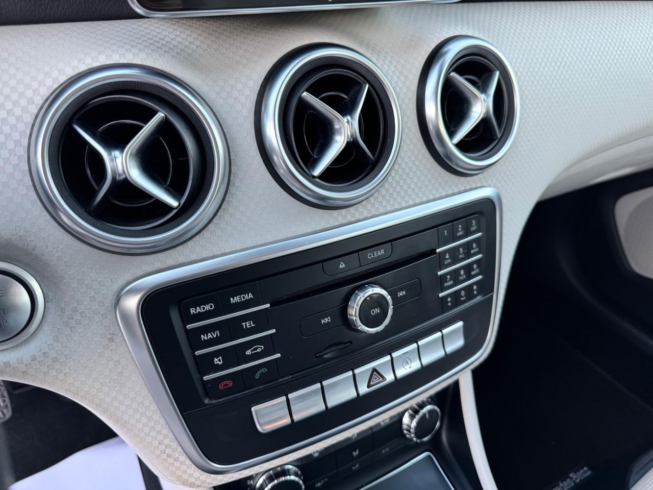 MERCEDES Classe A180 d Sport - Led Navi 17