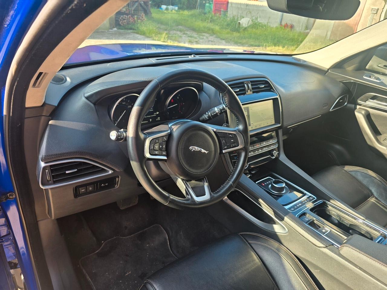 Jaguar F-Pace 2.0 D 180 CV AWD aut. Prestige