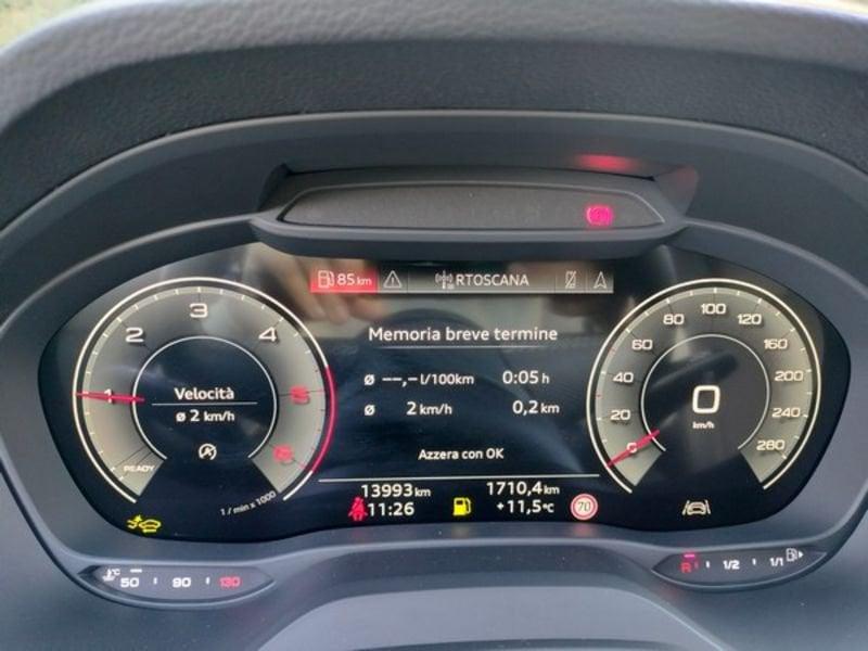 Audi Q2 2.0 30 TDI S LINE Interno ed esterno