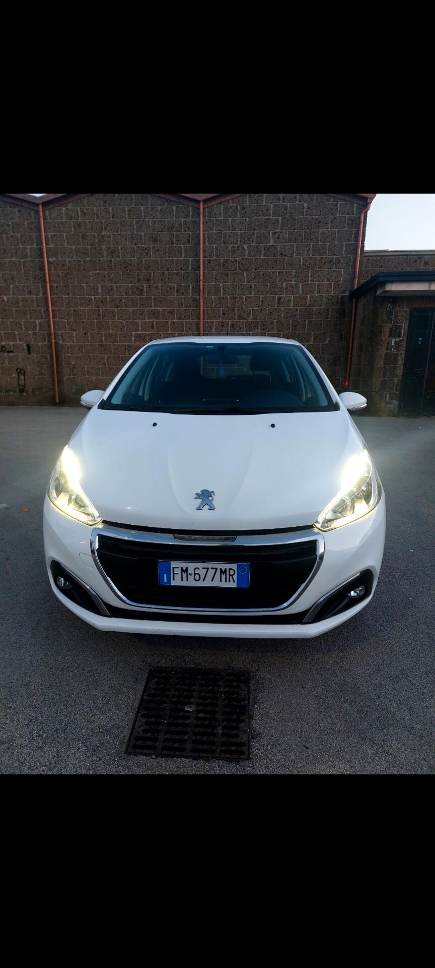 Peugeot 208 allure 1.5 diesel 2018 87 mila km