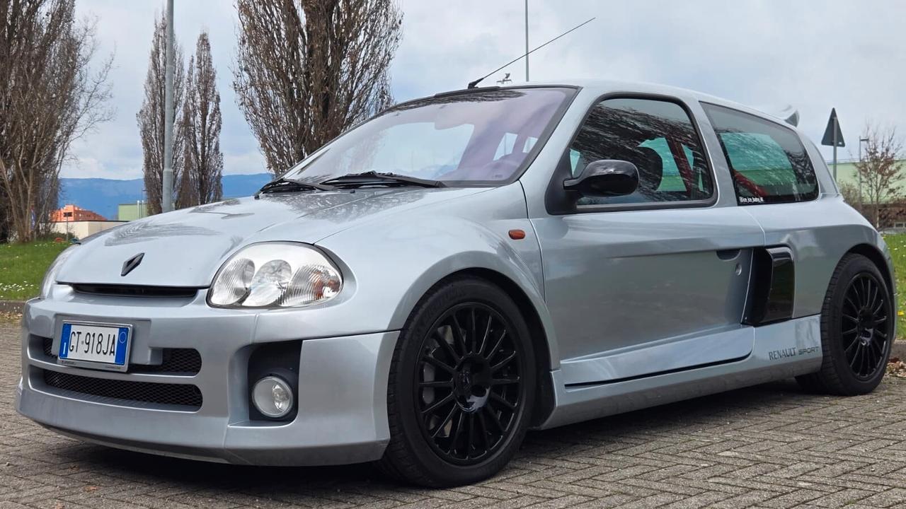 Renault Clio 3.0 V6 24V cat 3 porte Sport