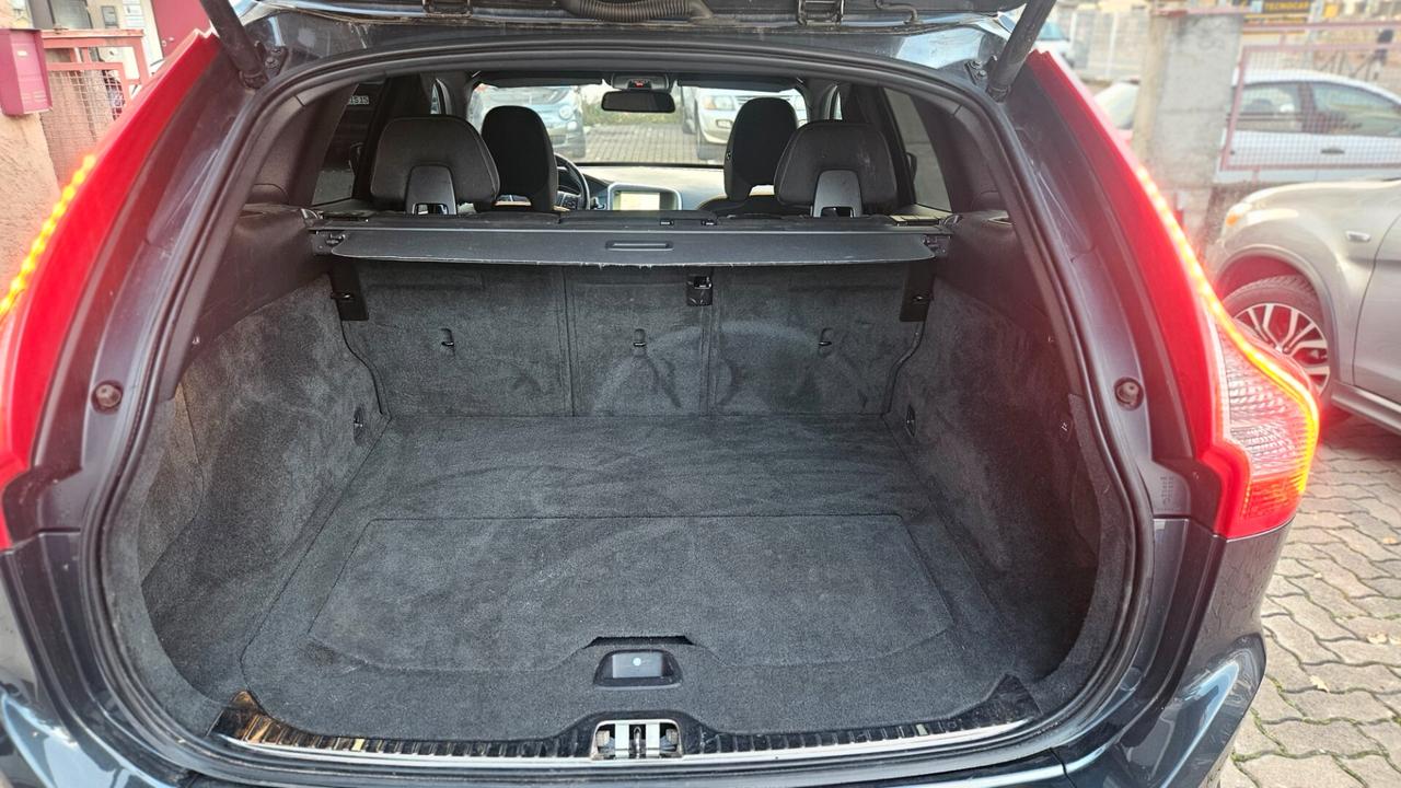 Volvo XC 60 2.4 d4 awd 181cv geartronic NAVY-CAM-SED.RISC