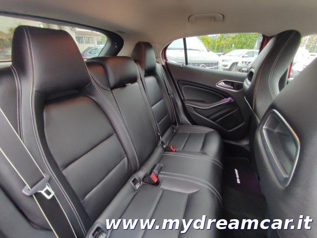 MERCEDES-BENZ GLA 200 Automatic Premium 156cv