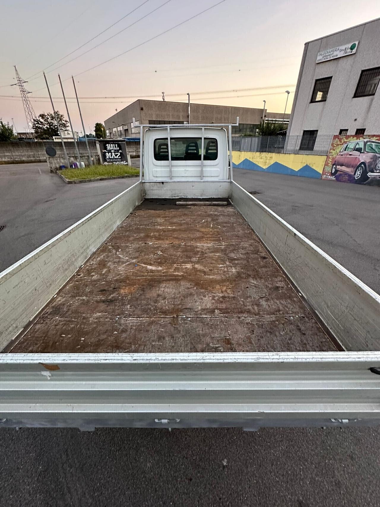 Iveco Daily modello 35c17 con cassone