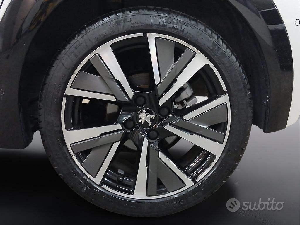 Peugeot 208 1.2 puretech GT Line s&s 100cv eat8