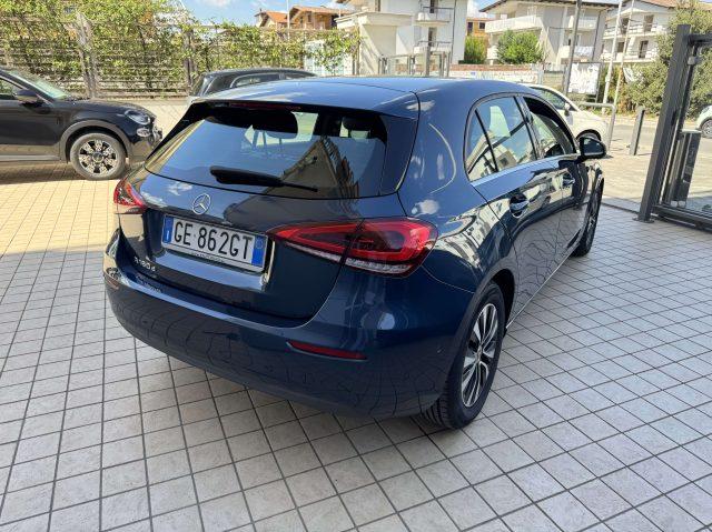 MERCEDES-BENZ A 180 d Sport Cambio Automatico