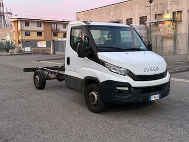 Iveco a telaio con motore rotto