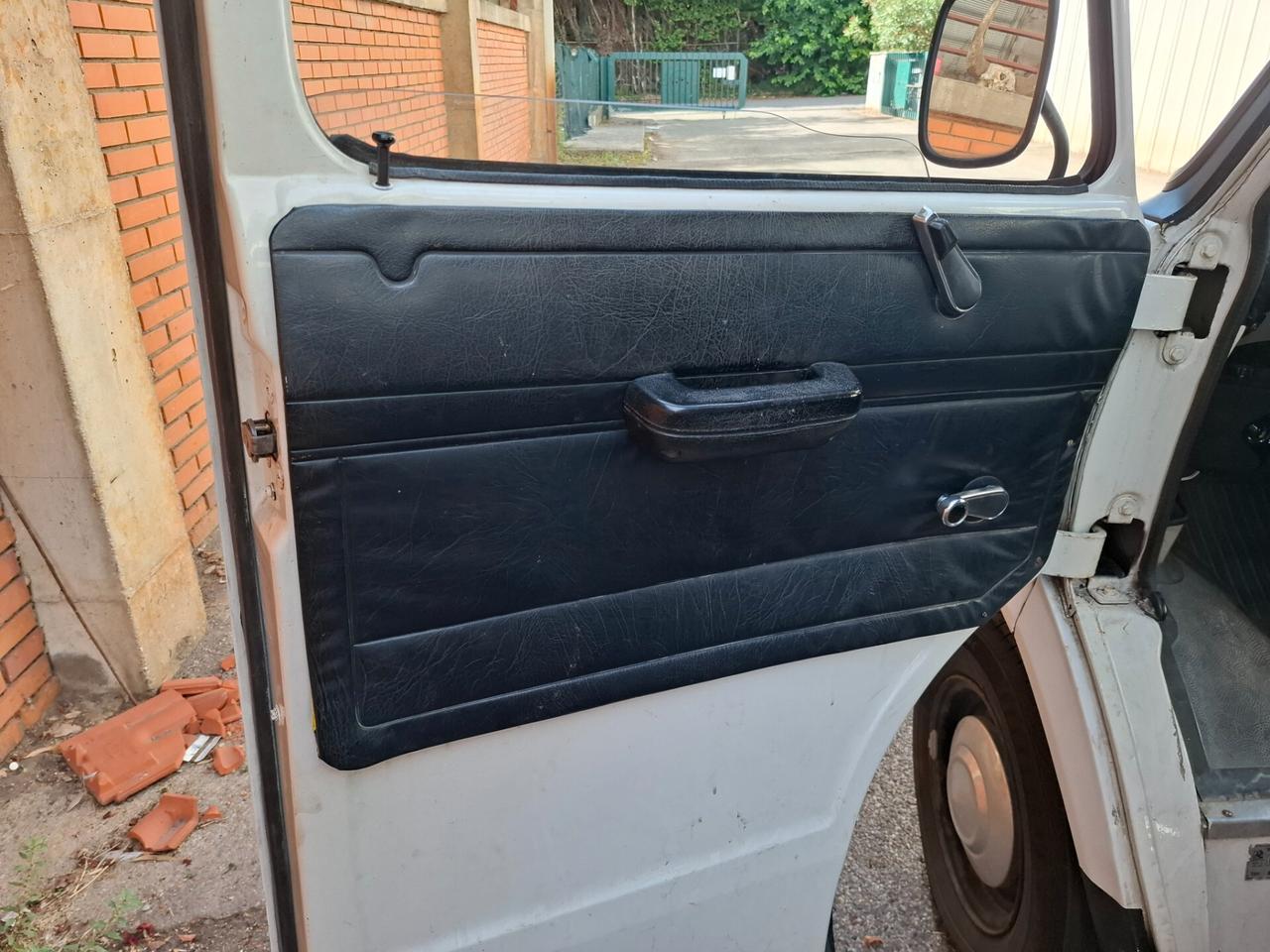 Bedford CF 97 1980 5 marce