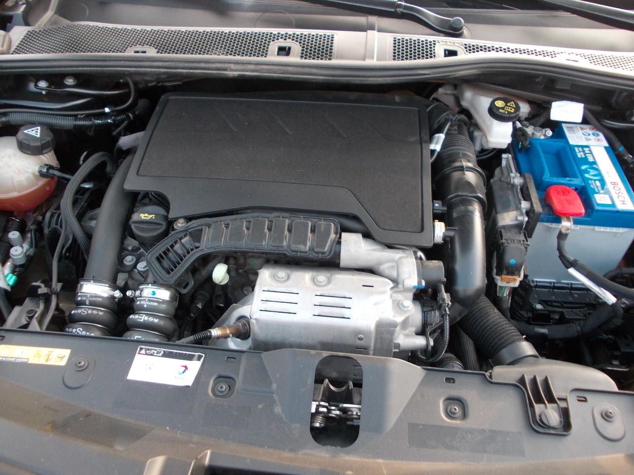 Peugeot 2008 PureTech 130 S&S Allure-KM103960