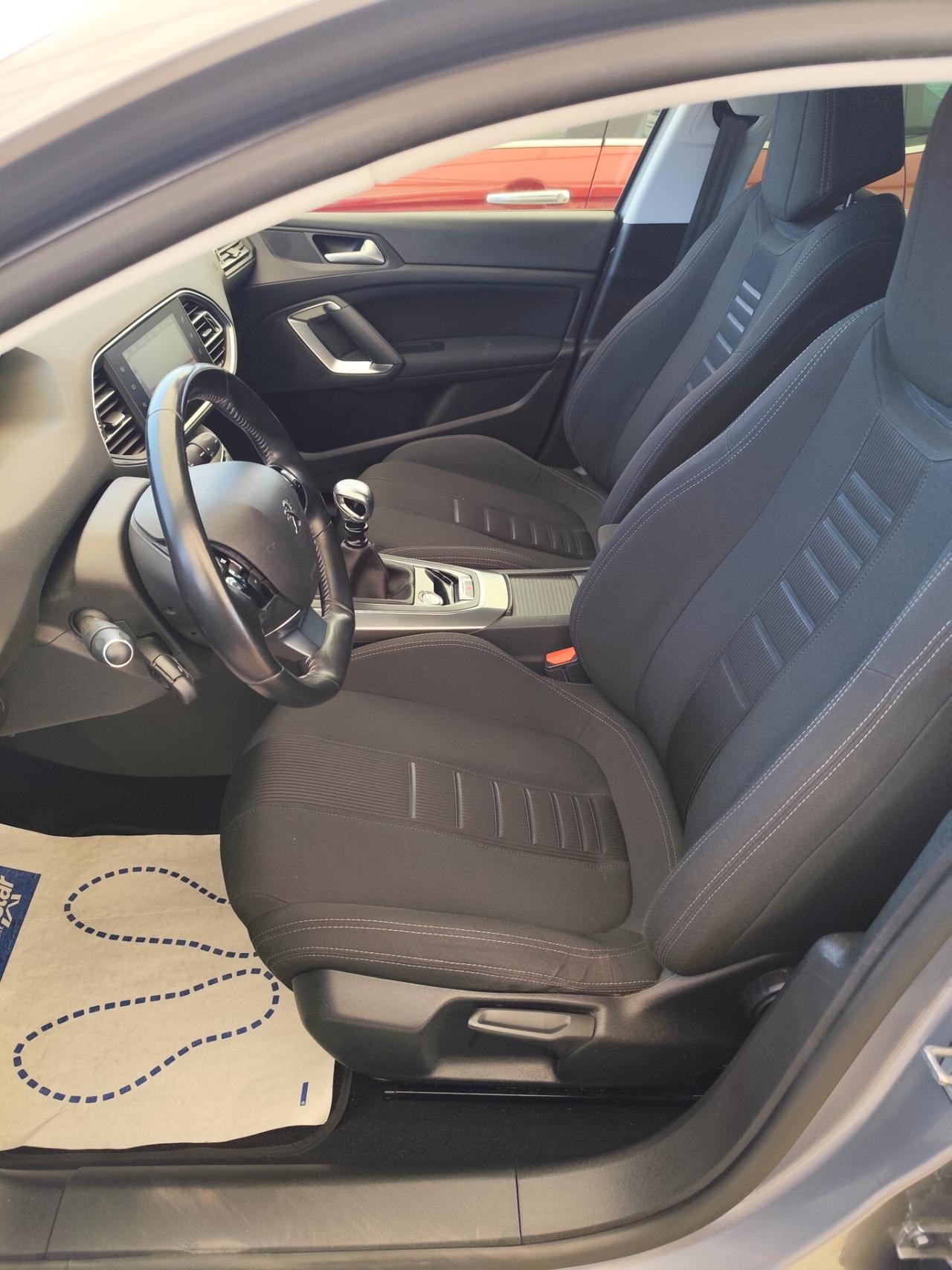 Peugeot 308 1.6 e-HDi 115 CV Stop&Start Allure