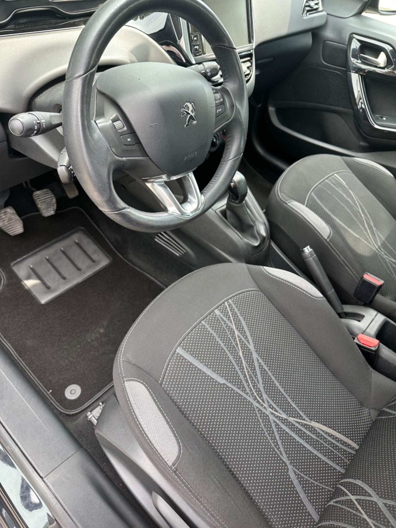 Peugeot 208 PureTech 82 5 porte Access