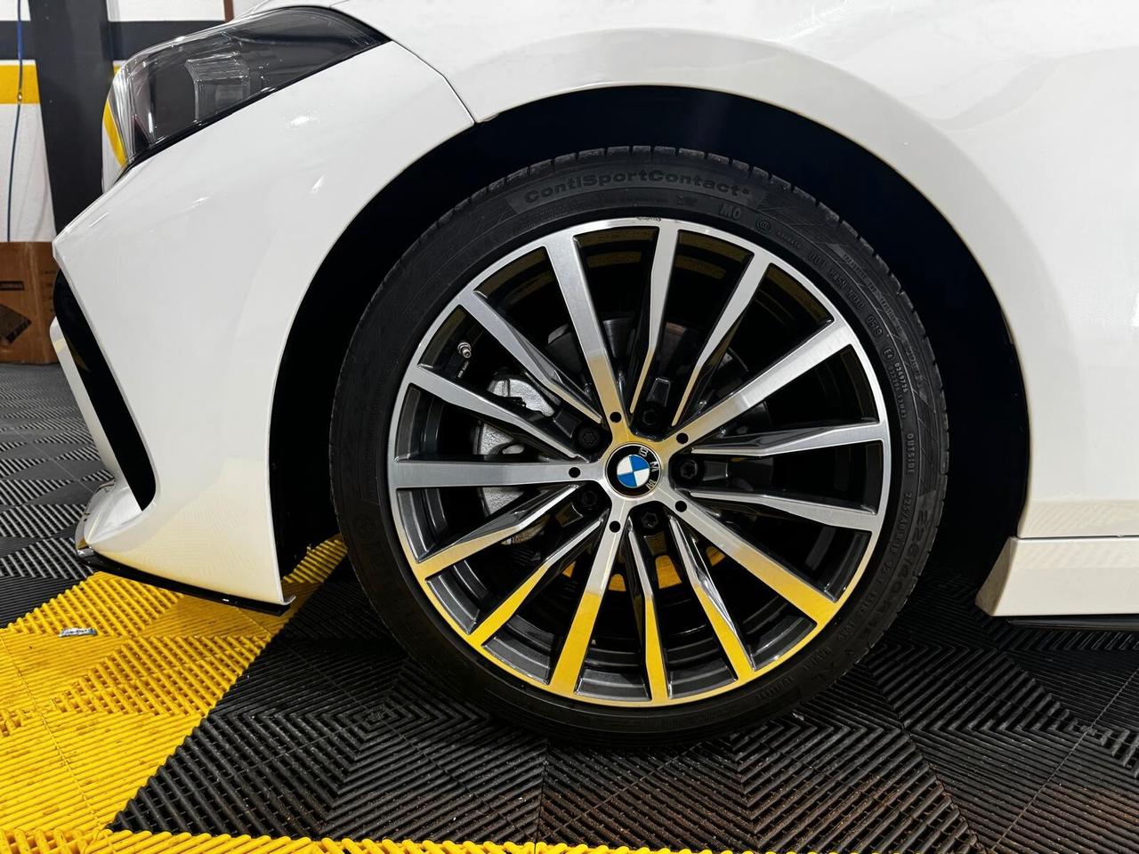 Bmw 118 118d 5p. Msport Exterior