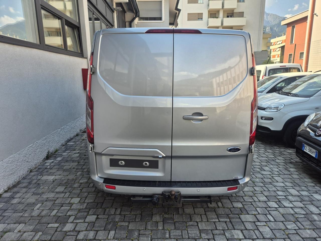 Ford Transit Custom 300 2.0 EcoBlue 130 aut. PC - 6 POSTI - GANCIO TRAINO