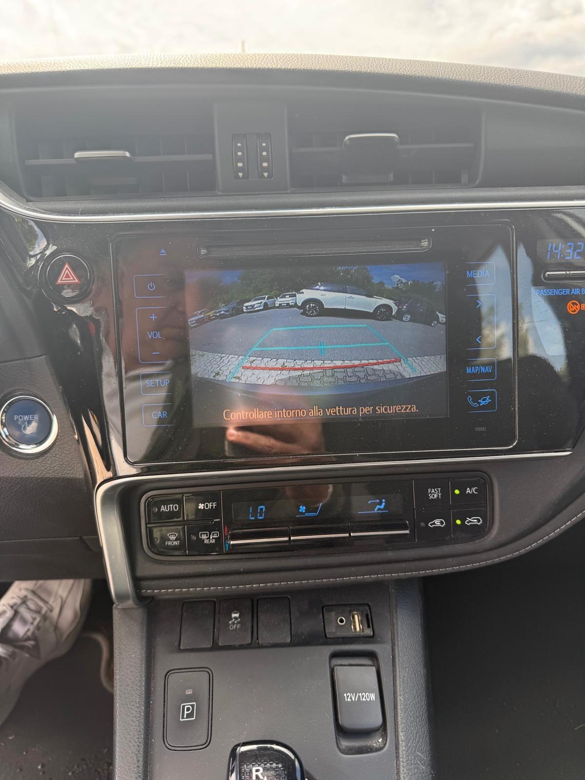 Toyota Auris 1.8 Hybrid Business