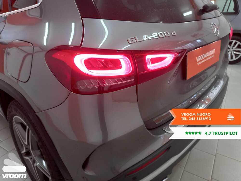 MERCEDES GLA (H247) GLA 200 d Automati...