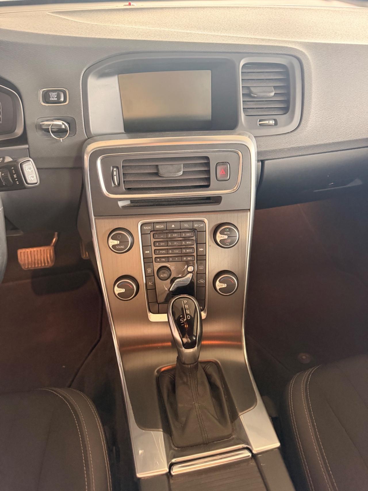 Volvo V60 D4 AWD Geartronic Momentum