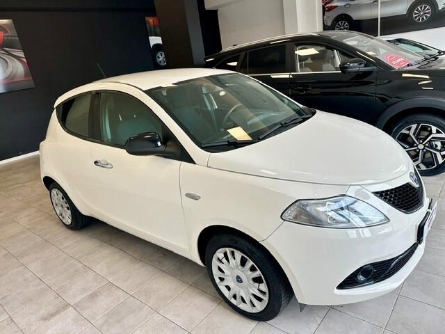Lancia Ypsilon 1.2 69 CV 5 porte SILVER KM 79.200 - 2020