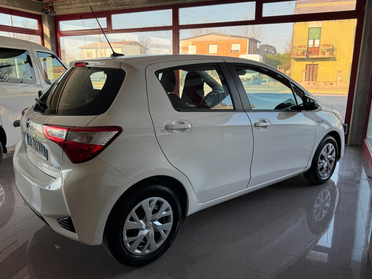 Toyota Yaris 1.5 Hybrid 5 porte Business