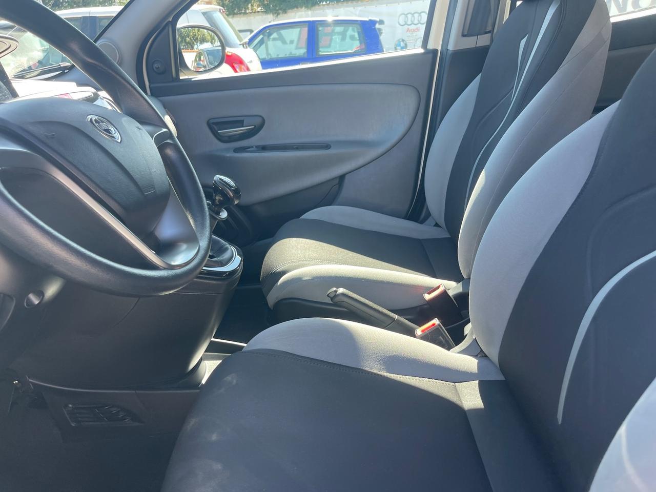 Lancia Ypsilon Gold 1.2 Fire 69cv