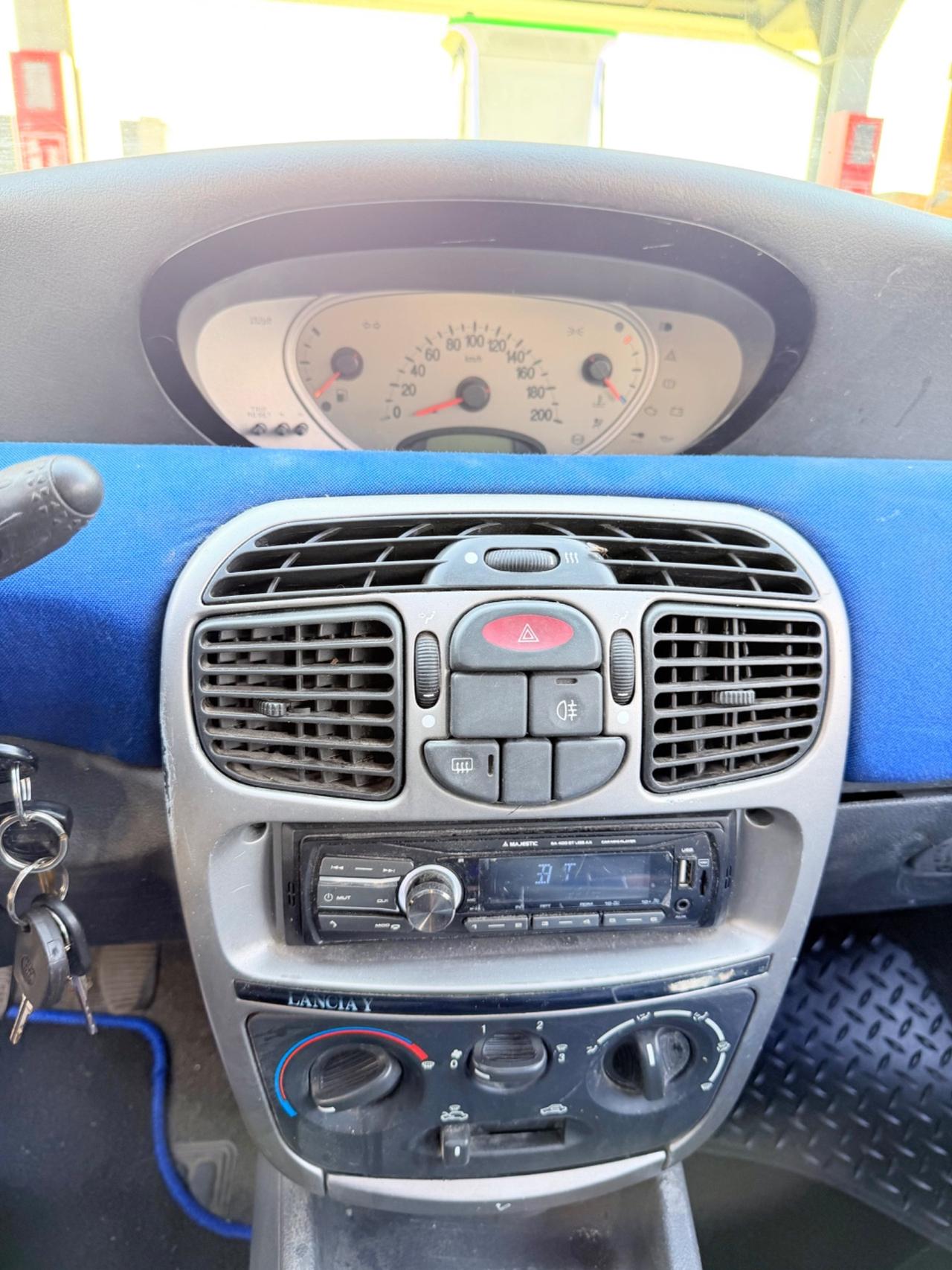 Lancia Y 1.2i cat Elefantino Blu