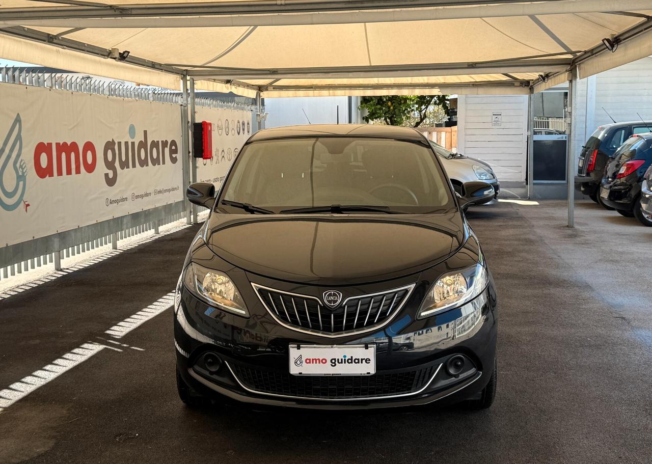Lancia Ypsilon 1.0 FireFly 5 porte S&S Hybrid Ecochic Silver